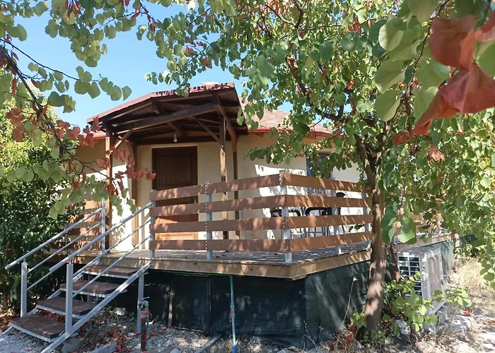 Yurt Experience Apartman Istiaía